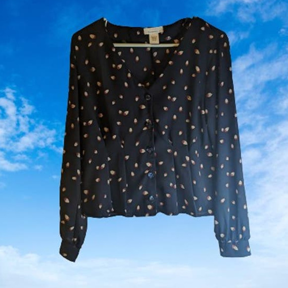 Urban Romantics Large acorn print  long sleeve button down front top fall-winter - Picture 1 of 1